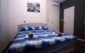 Studio Apartmani Ana